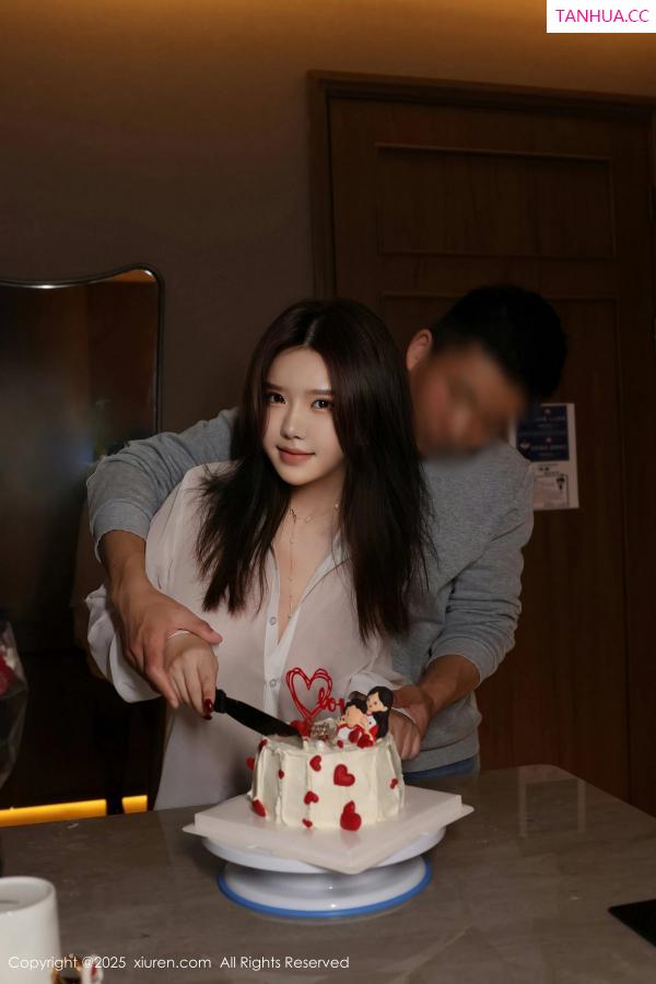   [XiuRen]高清写真图 2025.03.07 No.9983 小薯条nienie 美腿黑丝第60张图片